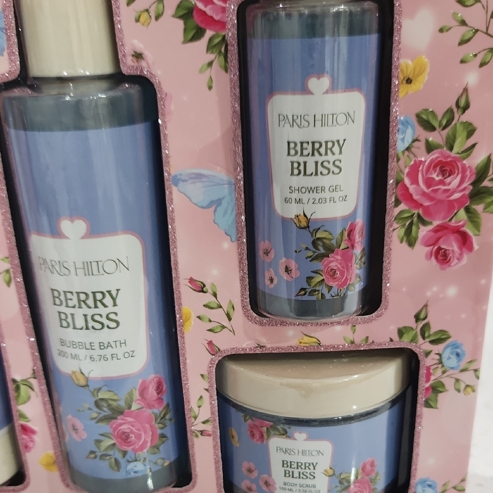 💙▪️Paris Hilton ▪️4pc Berry Bliss Body Care Essential Set - Blue - Picture 4 of 4
